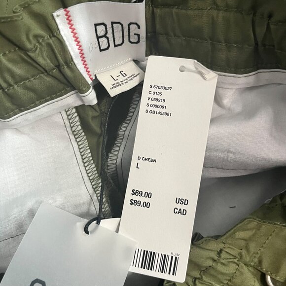 NEW URBAN OUTFITTERS BDG SHORTS LARGE ARMY OLIVE GREEN LENNON SKATE CARGO SHORT - Picture 6 of 8